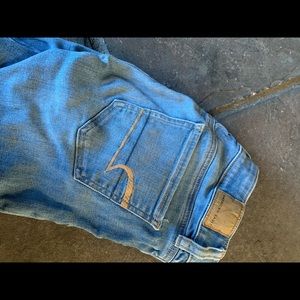 American eagle low rise medium wash jeans